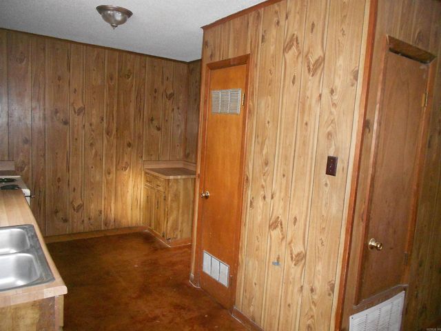 1505 N Poplar, North Little Rock, AR 72116