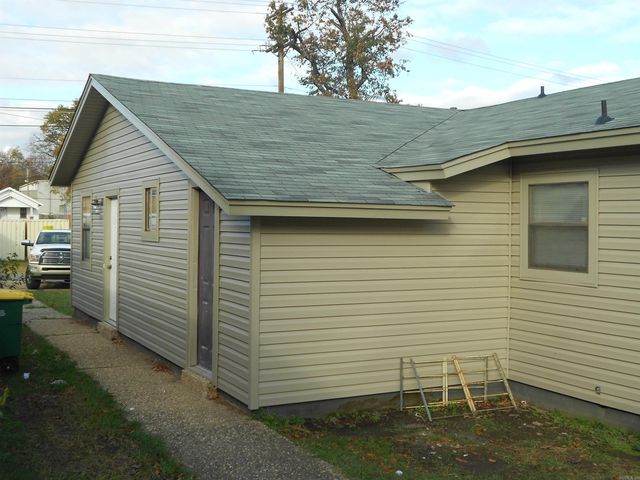 1505 N Poplar, North Little Rock, AR 72116
