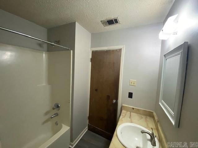 1505 N Poplar, North Little Rock, AR 72116