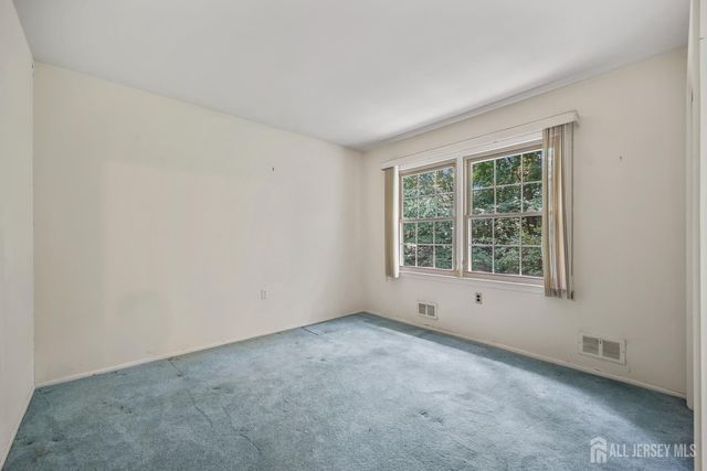 9 Lani Street, Monroe, NJ 08831