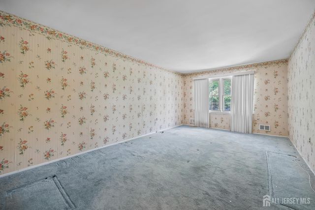 9 Lani Street, Monroe, NJ 08831