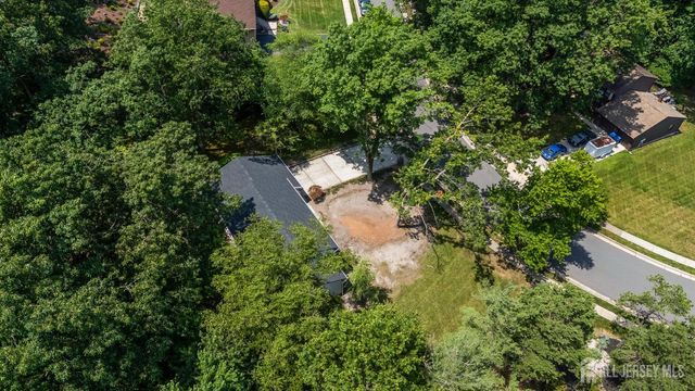 9 Lani Street, Monroe, NJ 08831