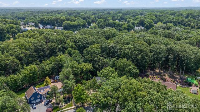 9 Lani Street, Monroe, NJ 08831