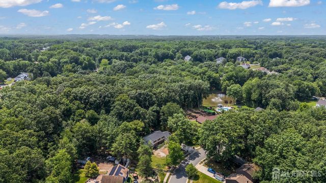 9 Lani Street, Monroe, NJ 08831