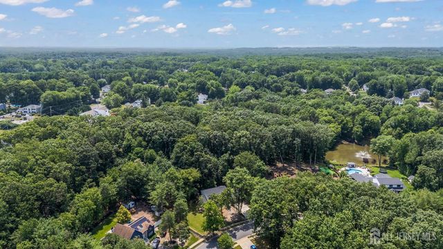 9 Lani Street, Monroe, NJ 08831
