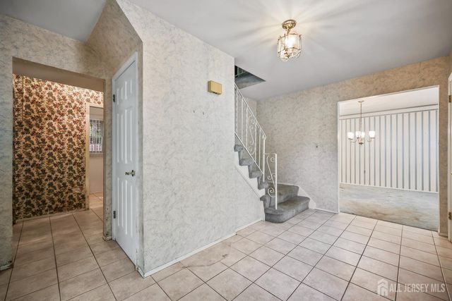 9 Lani Street, Monroe, NJ 08831