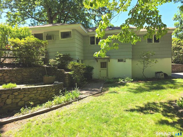 54 Hemlock Ridge, Cheshire, CT 06410