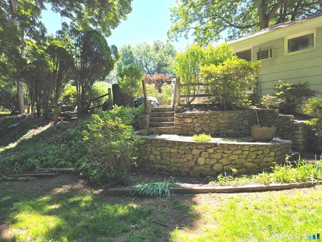 54 Hemlock Ridge, Cheshire, CT 06410