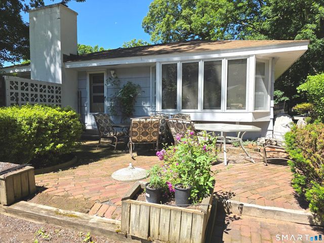54 Hemlock Ridge, Cheshire, CT 06410
