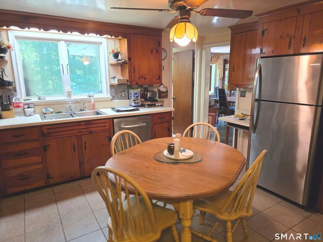 54 Hemlock Ridge, Cheshire, CT 06410
