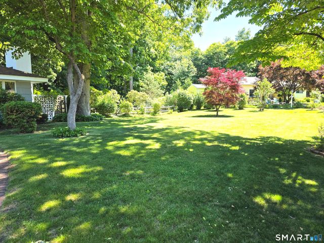 54 Hemlock Ridge, Cheshire, CT 06410