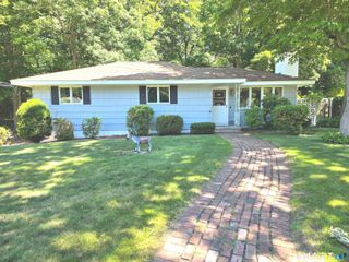 54 Hemlock Ridge, Cheshire, CT 06410