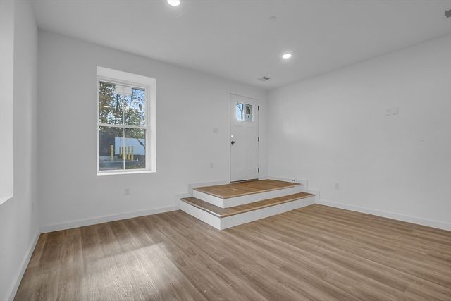 50 Frankfort St 16, Fitchburg, MA 01420