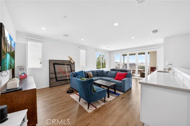 335 Magnet, Irvine, CA 92618