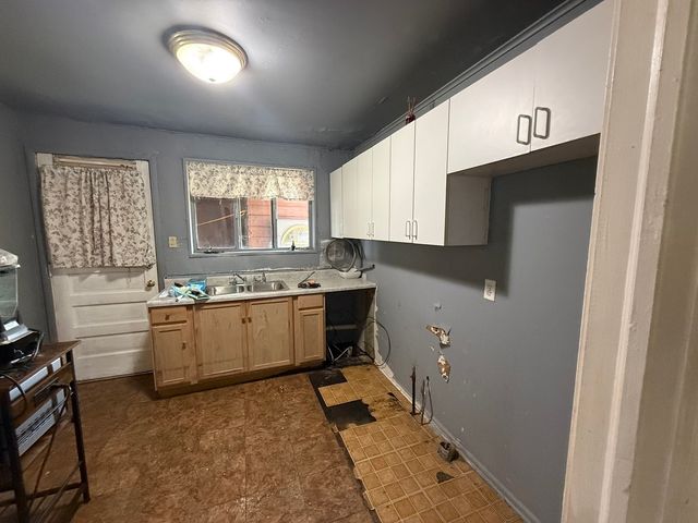 8160 S Keating Avenue, Chicago, IL 60652