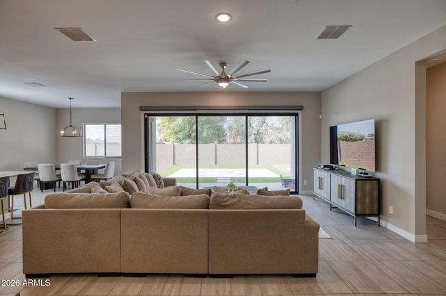 7434 N 80th Lane, Glendale, AZ 85303