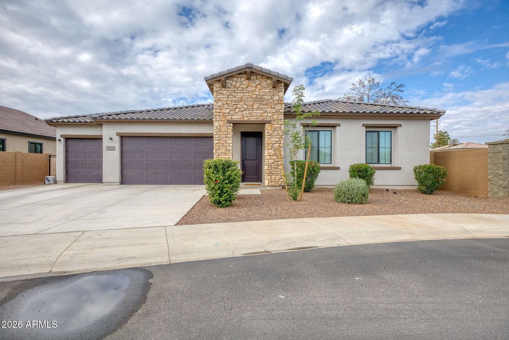 7434 N 80th Lane, Glendale, AZ 85303