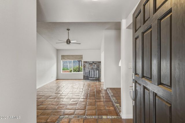 2745 E LARKSPUR Drive, Phoenix, AZ 85032