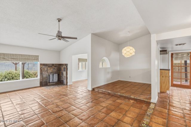 2745 E LARKSPUR Drive, Phoenix, AZ 85032