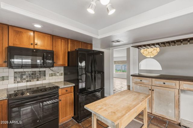 2745 E LARKSPUR Drive, Phoenix, AZ 85032