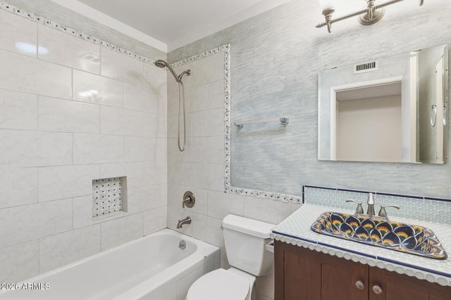 2745 E LARKSPUR Drive, Phoenix, AZ 85032