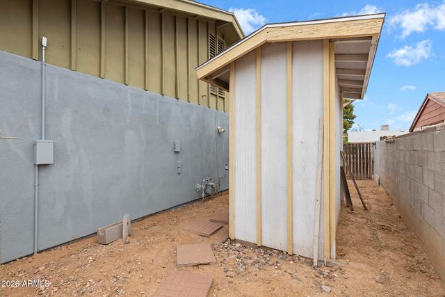 2745 E LARKSPUR Drive, Phoenix, AZ 85032
