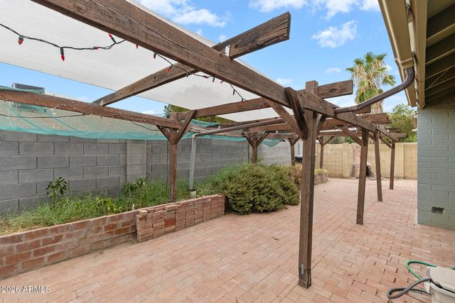 2745 E LARKSPUR Drive, Phoenix, AZ 85032