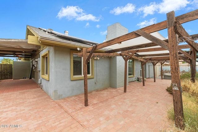2745 E LARKSPUR Drive, Phoenix, AZ 85032