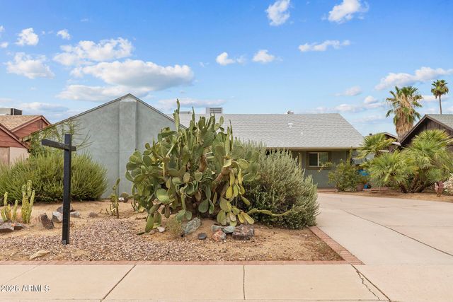 2745 E LARKSPUR Drive, Phoenix, AZ 85032