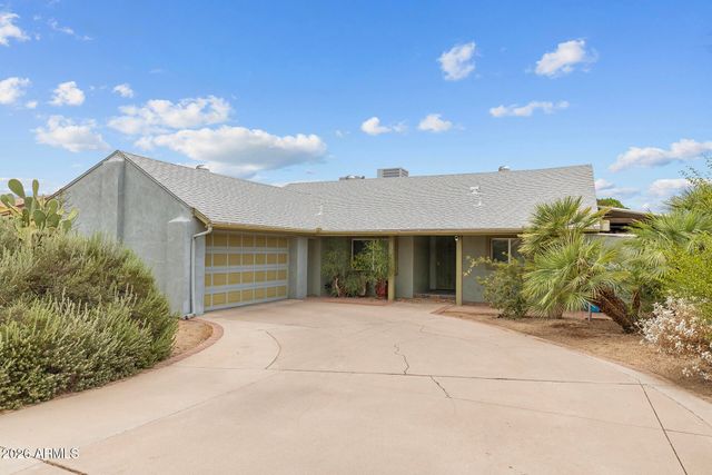 2745 E LARKSPUR Drive, Phoenix, AZ 85032