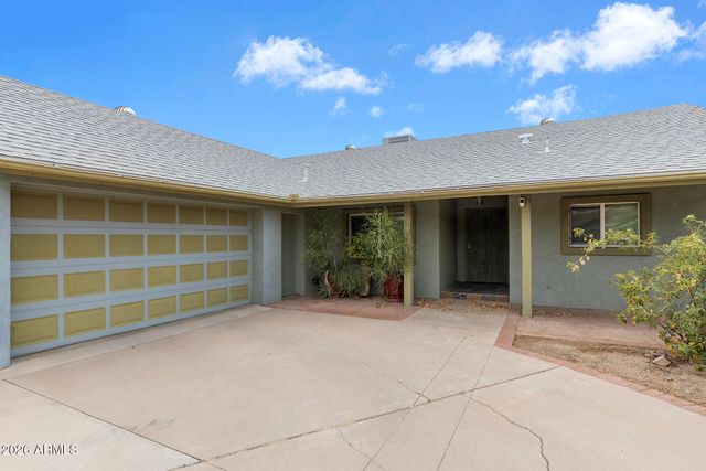 2745 E LARKSPUR Drive, Phoenix, AZ 85032