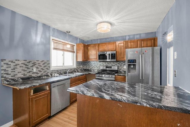 6781 Brunswick Avenue N, Brooklyn Park, MN 55429