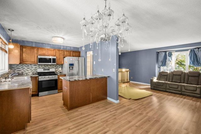 6781 Brunswick Avenue N, Brooklyn Park, MN 55429