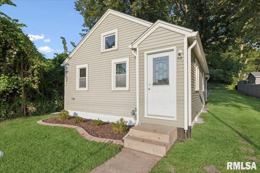 4105 11TH Street, Rock Island, IL 61201