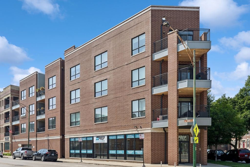 3047 N Oakley Avenue 305, Chicago, IL 60618