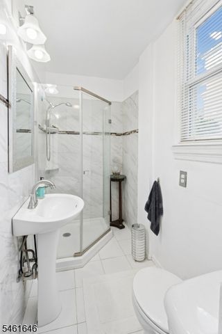 120 Norman St, East Orange City, NJ 07017