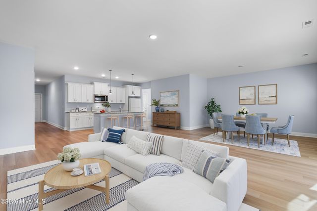 1637 Star Cross Drive SW, Shallotte, NC 28470