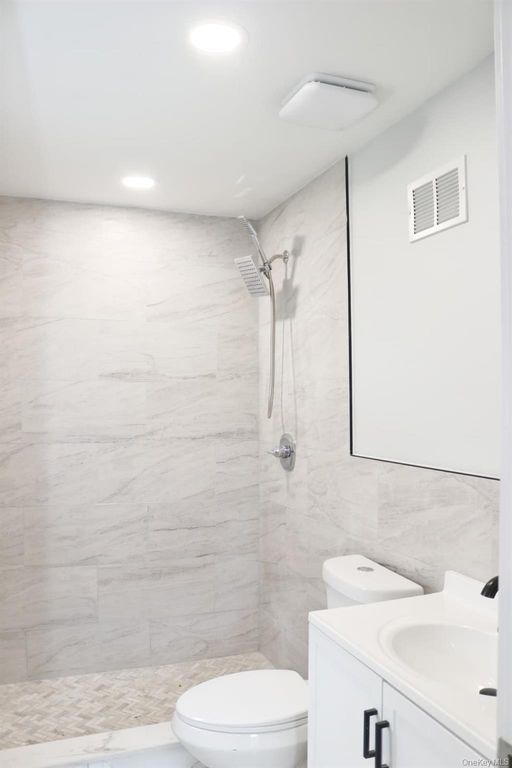 21 Randall Avenue, Lynbrook, NY 11563 — photo 4