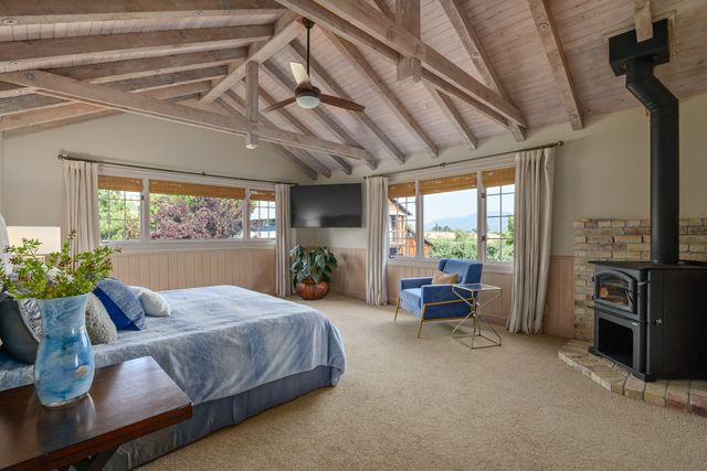 4050 Royal Crest Road, Medford, OR 97504