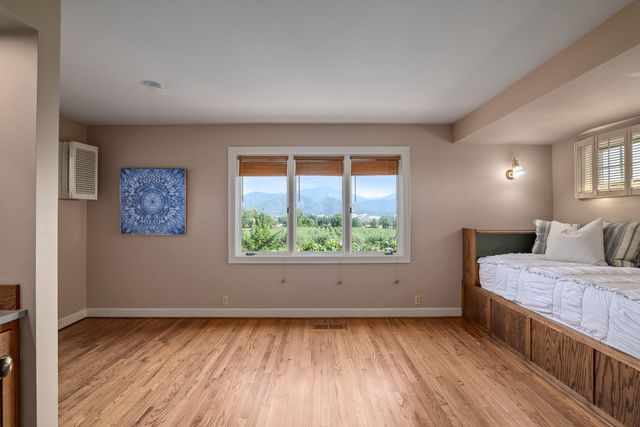 4050 Royal Crest Road, Medford, OR 97504