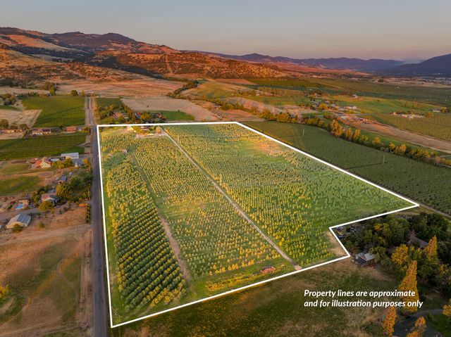 4050 Royal Crest Road, Medford, OR 97504