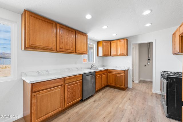 26111 Morongo Drive, Mojave, CA 93501