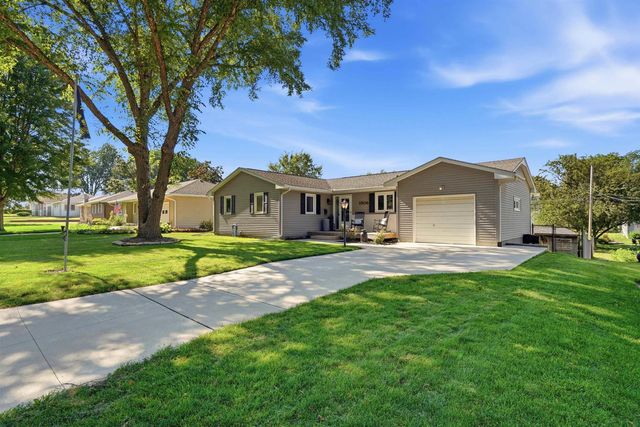 1509 W 8th Street, Cedar Falls, IA 50613