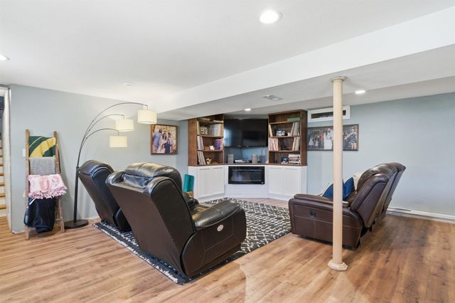 1509 W 8th Street, Cedar Falls, IA 50613