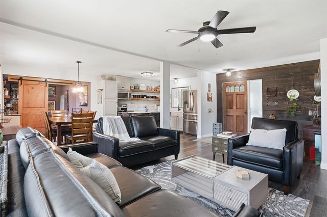1509 W 8th Street, Cedar Falls, IA 50613