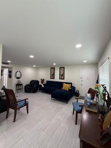 150 SW 134th Way 101R, Pembroke Pines, FL 33027