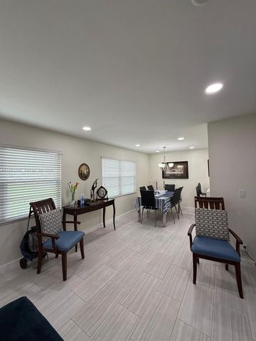 150 SW 134th Way 101R, Pembroke Pines, FL 33027