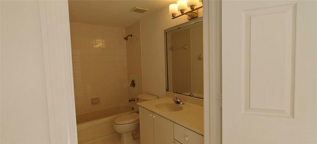 7085 Nova Dr 224, Davie, FL 33317