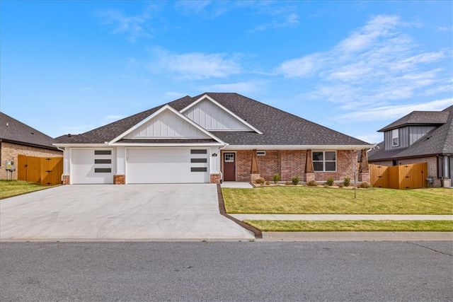 510 Bronco Street, Centerton, AR 72719
