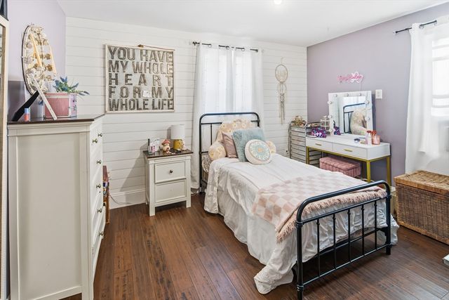 97 Angell Rd, Cumberland, RI 02864